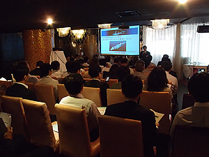 サービス部会での説明